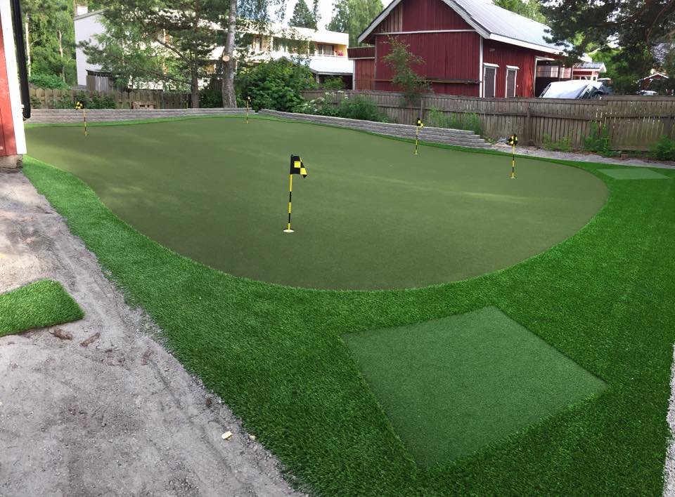 Golf lyöntimatot integroitu viheriöön